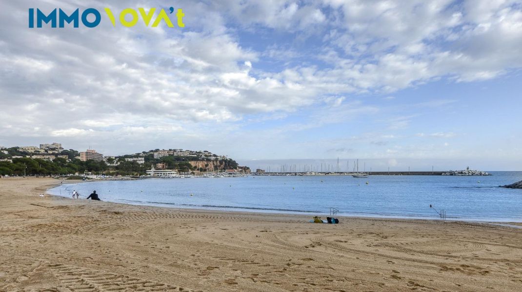 TERRASSA AMB VISTES AL MAR I PK INCLÒS