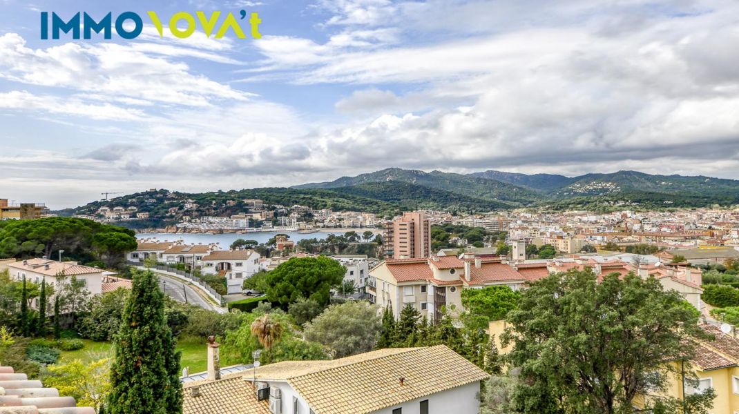 TERRASSA AMB VISTES AL MAR I PK INCLÒS