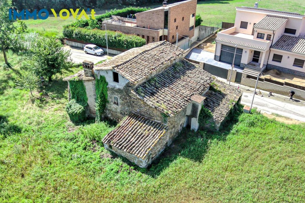 COUNTRY HOUSE FOR RENOVATION, 10 MIN. FROM GIRONA