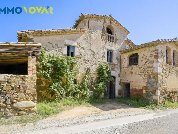 COUNTRY HOUSE FOR RENOVATION, 10 MIN. FROM GIRONA