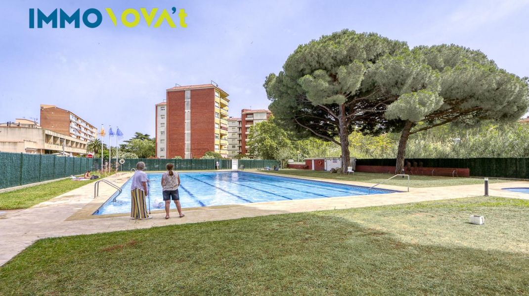 APARTAMENT AMB TERRASSA I PISCINA COMUNITÀRIA