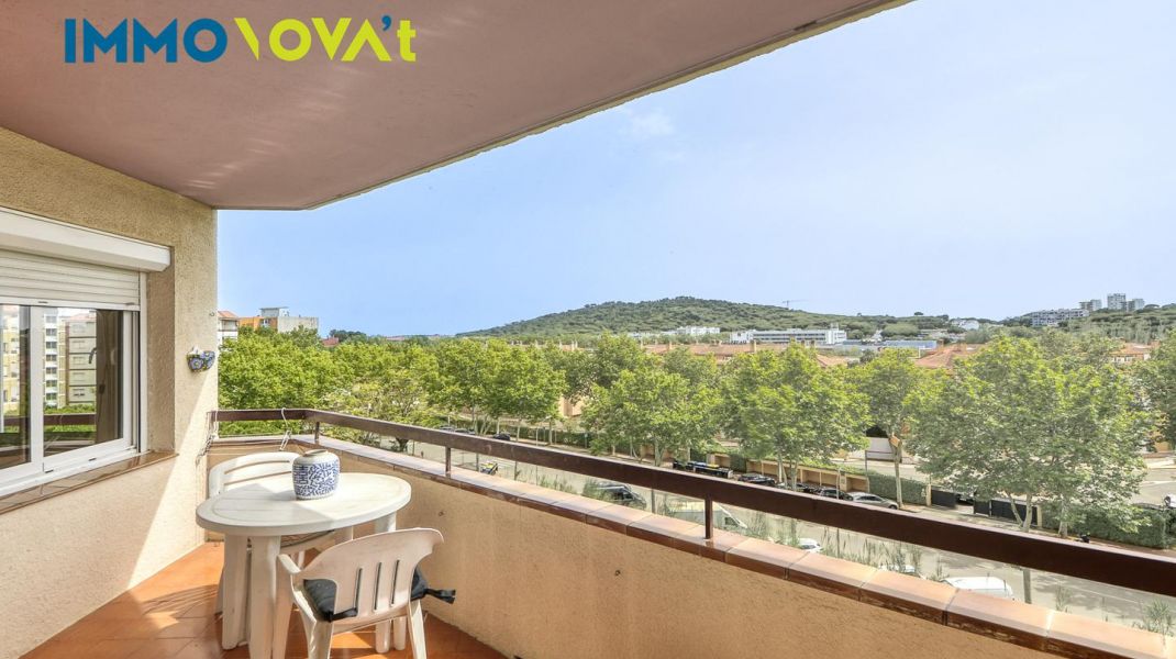 APARTAMENTO CON TERRAZA Y PISCINA COMUNITARIA