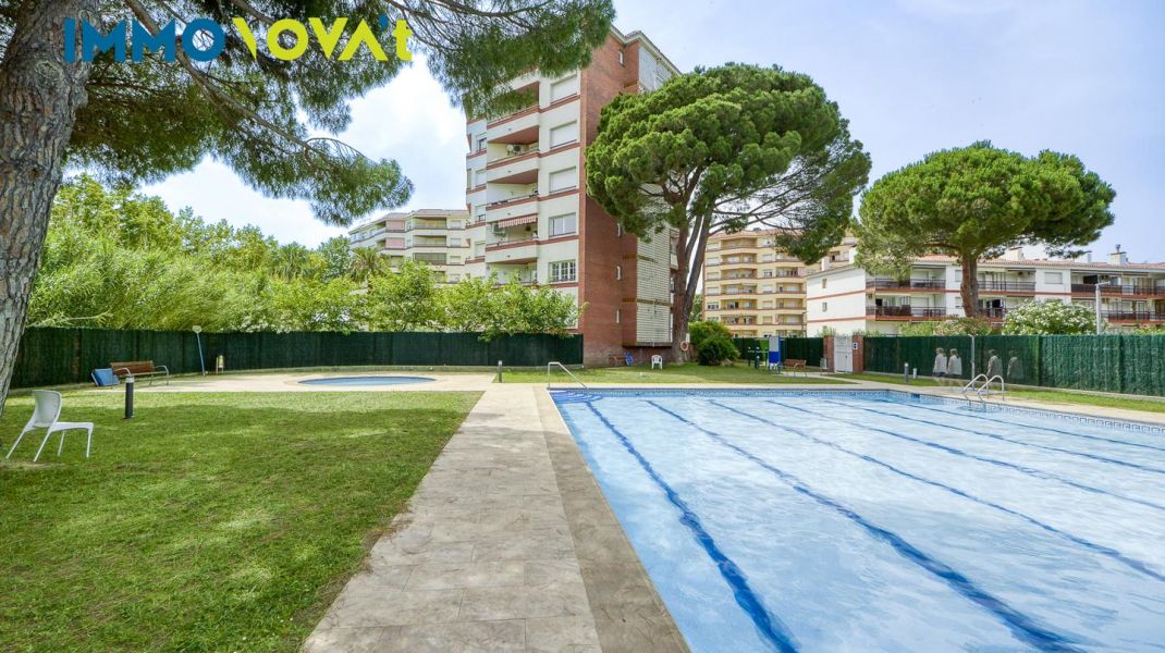 APARTAMENT AMB TERRASSA I PISCINA COMUNITÀRIA