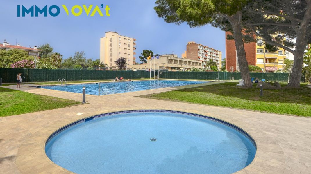 APARTAMENT AMB TERRASSA I PISCINA COMUNITÀRIA